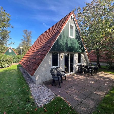 Het Familie Boshuisje - Vakantiewoning Op Prachtig Park Met Veel Faciliteiten Inc Ligbad Gramsbergen Luaran gambar