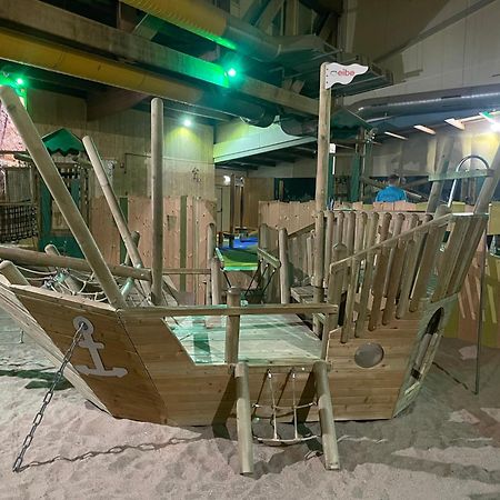 Het Familie Boshuisje - Vakantiewoning Op Prachtig Park Met Veel Faciliteiten Inc Ligbad Gramsbergen Luaran gambar