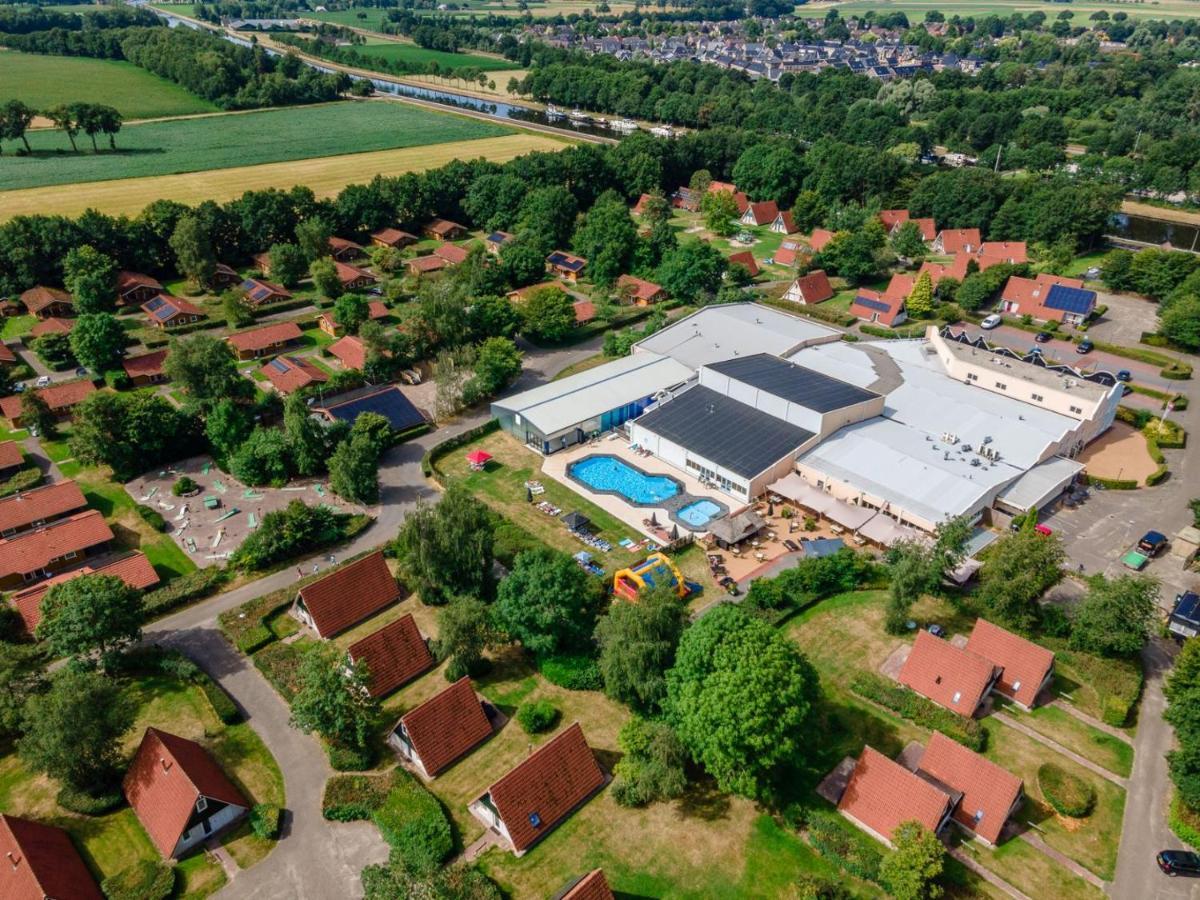 Het Familie Boshuisje - Vakantiewoning Op Prachtig Park Met Veel Faciliteiten Inc Ligbad Gramsbergen Luaran gambar