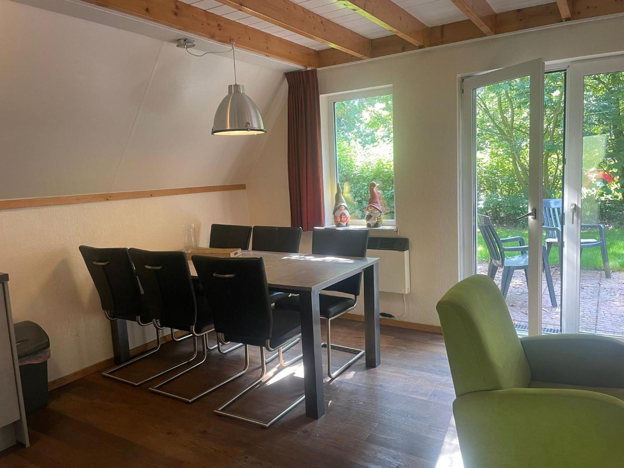 Het Familie Boshuisje - Vakantiewoning Op Prachtig Park Met Veel Faciliteiten Inc Ligbad Gramsbergen Luaran gambar