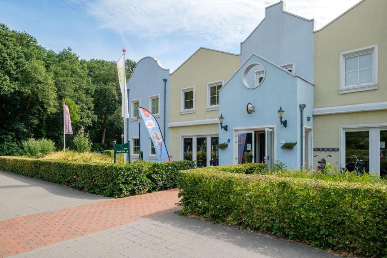 Het Familie Boshuisje - Vakantiewoning Op Prachtig Park Met Veel Faciliteiten Inc Ligbad Gramsbergen Luaran gambar