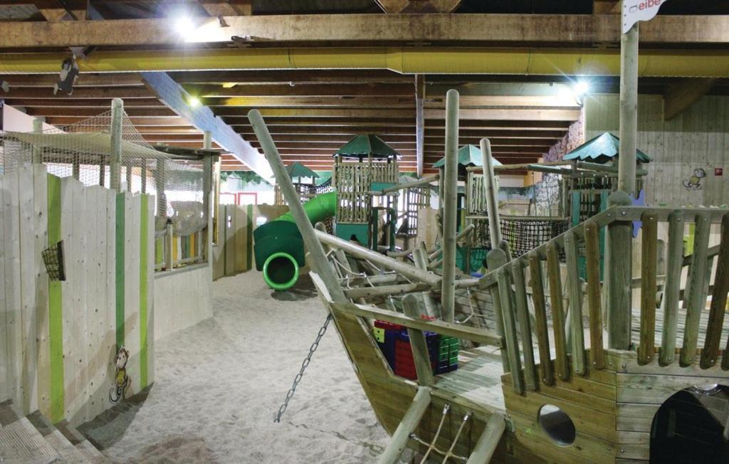 Het Familie Boshuisje - Vakantiewoning Op Prachtig Park Met Veel Faciliteiten Inc Ligbad Gramsbergen Luaran gambar