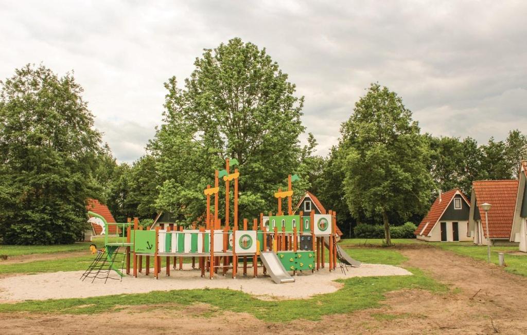 Het Familie Boshuisje - Vakantiewoning Op Prachtig Park Met Veel Faciliteiten Inc Ligbad Gramsbergen Luaran gambar